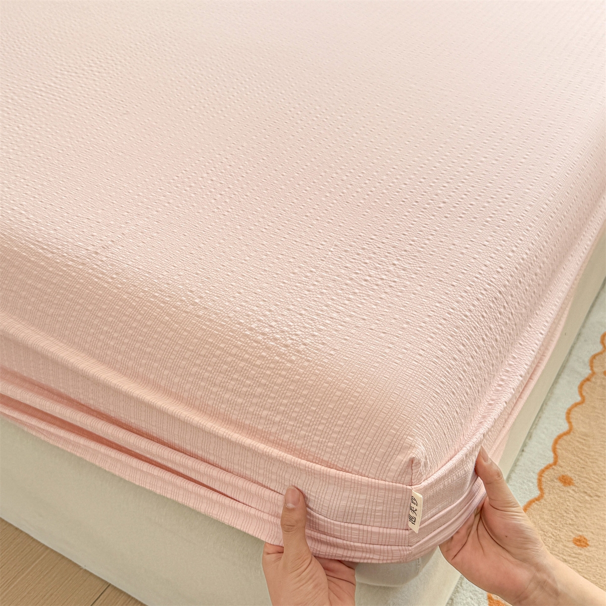 91家纺网 家纺一手货源 找家纺 女子家纺 2026新款亲肤泡芙纱印花床笠单床笠床笠单件 芙蓉粉