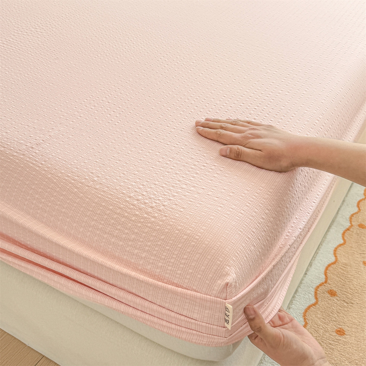 91家纺网 家纺一手货源 找家纺 女子家纺 2026新款亲肤泡芙纱印花床笠单床笠床笠单件 芙蓉粉