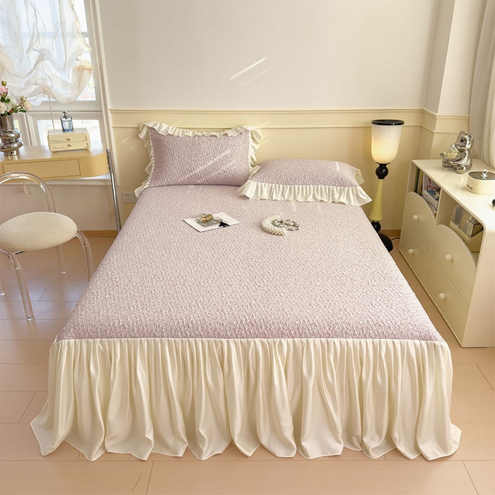 91家纺网 家纺一手货源 找家纺 莱家富 2026新款夏季凉感公主风冰豆豆花边凉席床裙款凉感值过0.21三件套可机洗冰丝空 豆豆物语-流连紫