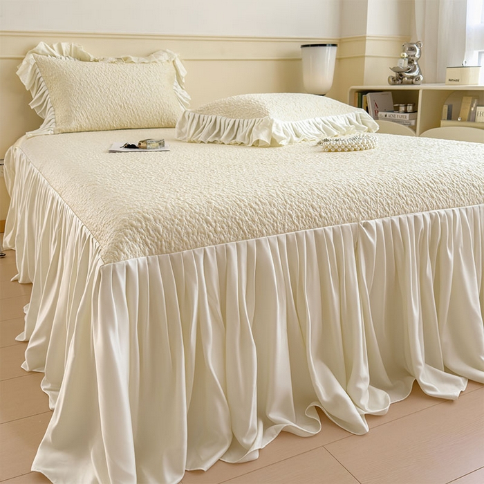 91家纺网 家纺一手货源 找家纺 莱家富 2026新款夏季凉感公主风冰豆豆花边凉席床裙款凉感值过0.21三件套可机洗冰丝空 豆豆物语-奶白