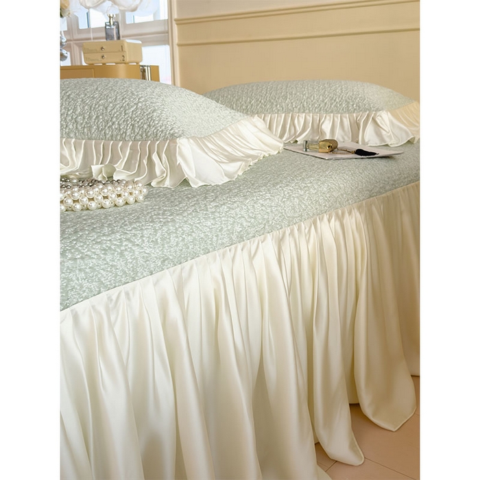 91家纺网 家纺一手货源 找家纺 莱家富 2026新款夏季凉感公主风冰豆豆花边凉席床裙款凉感值过0.21三件套可机洗冰丝空 豆豆物语-飘飘绿