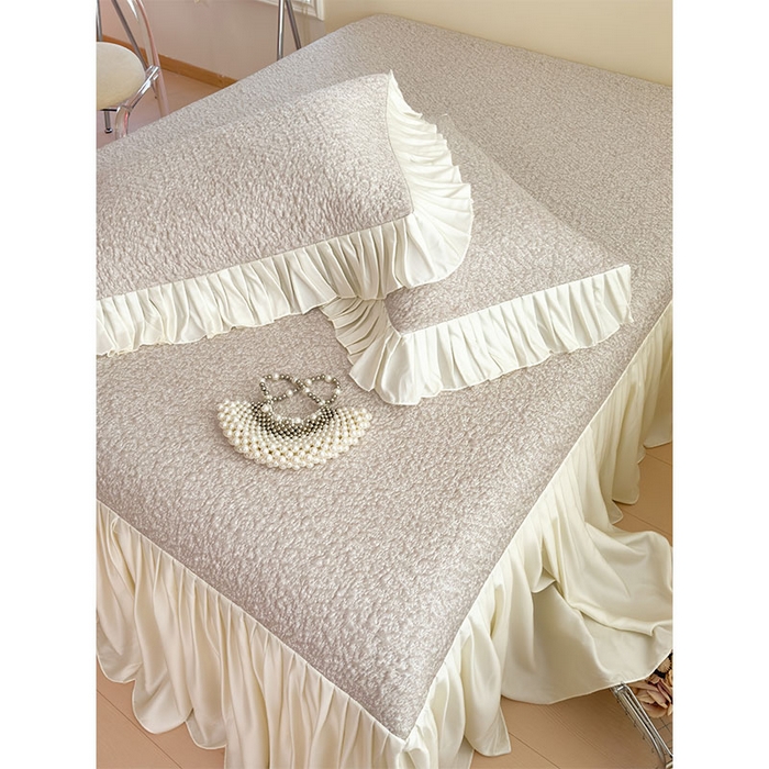 91家纺网 家纺一手货源 找家纺 莱家富 2026新款夏季凉感公主风冰豆豆花边凉席床裙款凉感值过0.21三件套可机洗冰丝空 豆豆物语-奶咖