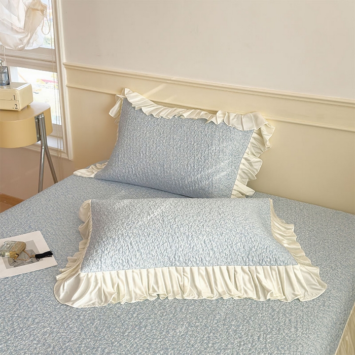 91家纺网 家纺一手货源 找家纺 莱家富 2026新款夏季凉感公主风冰豆豆花边凉席床裙款凉感值过0.21三件套可机洗冰丝空 豆豆物语-天空蓝