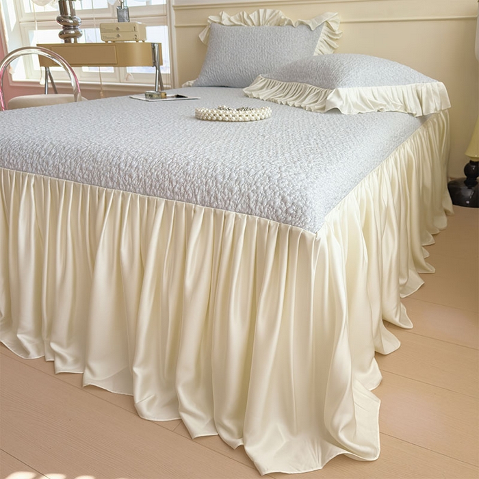 91家纺网 家纺一手货源 找家纺 莱家富 2026新款夏季凉感公主风冰豆豆花边凉席床裙款凉感值过0.21三件套可机洗冰丝空 豆豆物语-微微蓝