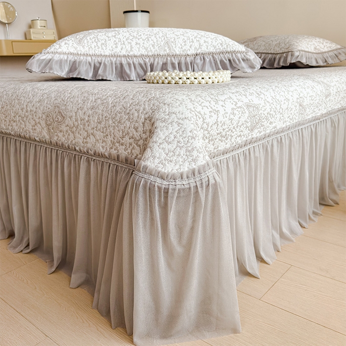 91家纺网 家纺一手货源 找家纺 莱家富 2026新款公主风凉感值过0.21空调席子软席冰豆豆凉席三件套-蝴蝶床裙款 蝶舞花语-星空咖