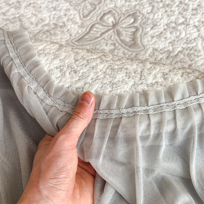 91家纺网 家纺一手货源 找家纺 莱家富 2026新款公主风凉感值过0.21空调席子软席冰豆豆凉席三件套-蝴蝶床裙款 蝶舞花语-星空咖