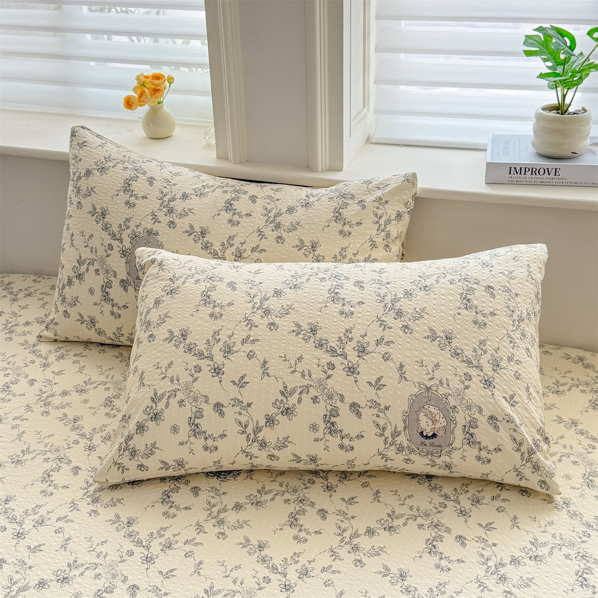 91家纺网 家纺一手货源 找家纺 女子家纺 2026新款亲肤泡芙纱印花床笠单床笠床笠单件 花之秘境