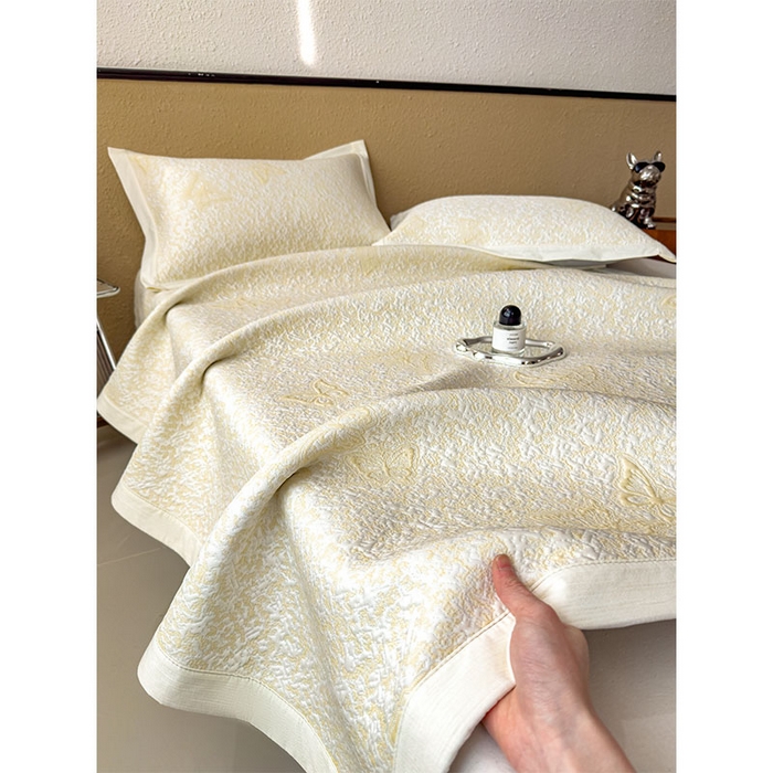 91家纺网 家纺一手货源 找家纺 莱家富 2026新款公主风凉感值过0.21空调席子软席冰豆豆凉席三件套-蝴蝶蝶舞花语系列 床席款蝶舞花语-泡泡黄