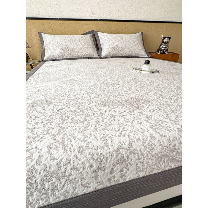 91家纺网 家纺一手货源 找家纺 莱家富 2026新款公主风凉感值过0.21空调席子软席冰豆豆凉席三件套-蝴蝶蝶舞花语系列 床席款蝶舞花语-星空咖