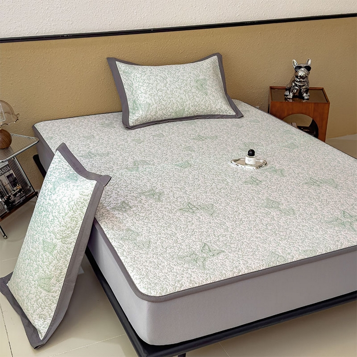 91家纺网 家纺一手货源 找家纺 莱家富 2026新款公主风凉感值过0.21空调席子软席冰豆豆凉席三件套-蝴蝶蝶舞花语系列 床笠款蝶舞花语-森林绿