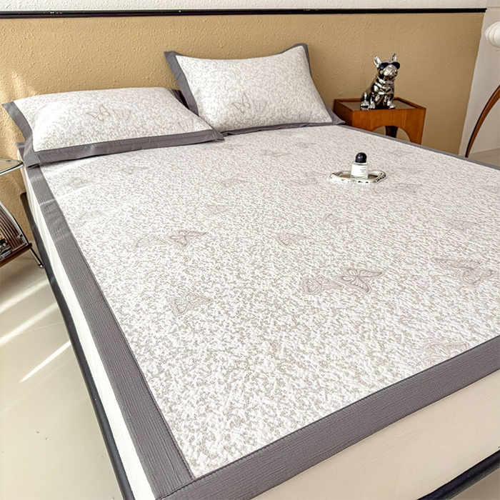 91家纺网 家纺一手货源 找家纺 莱家富 2026新款公主风凉感值过0.21空调席子软席冰豆豆凉席三件套-蝴蝶蝶舞花语系列 床席款蝶舞花语-星空咖