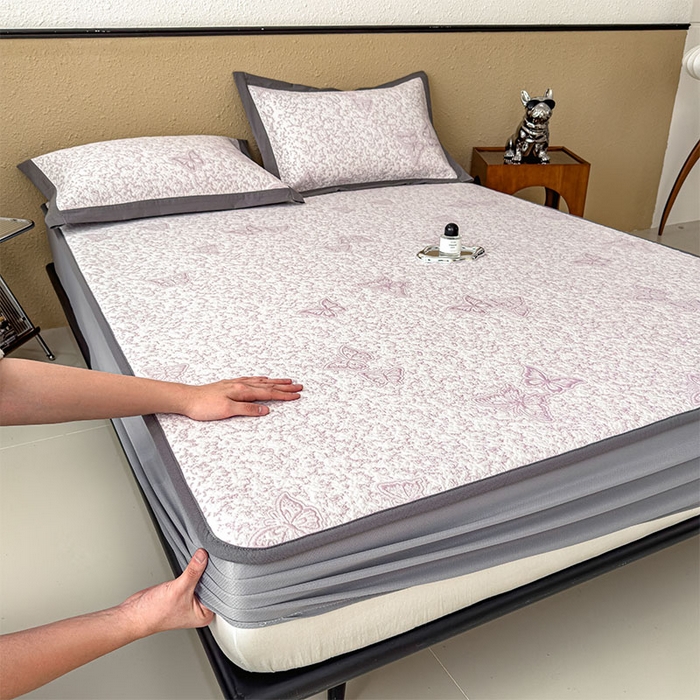 91家纺网 家纺一手货源 找家纺 莱家富 2026新款公主风凉感值过0.21空调席子软席冰豆豆凉席三件套-蝴蝶蝶舞花语系列 床笠款蝶舞花语-雾雅紫