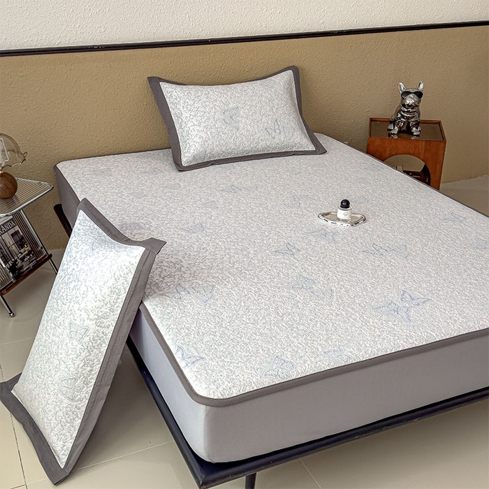 91家纺网 家纺一手货源 找家纺 莱家富 2026新款公主风凉感值过0.21空调席子软席冰豆豆凉席三件套-蝴蝶蝶舞花语系列 床笠款蝶舞花语-淡蓝