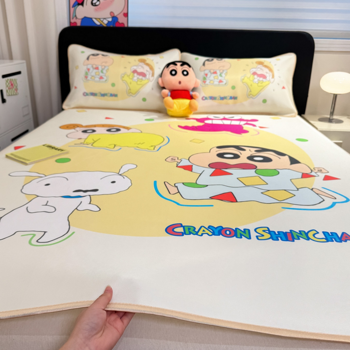 91家纺网 家纺一手货源 找家纺 博雅 2026新款蜡笔小新正版授权小冰皮大版印花凉席-平铺款 大版-童趣小新