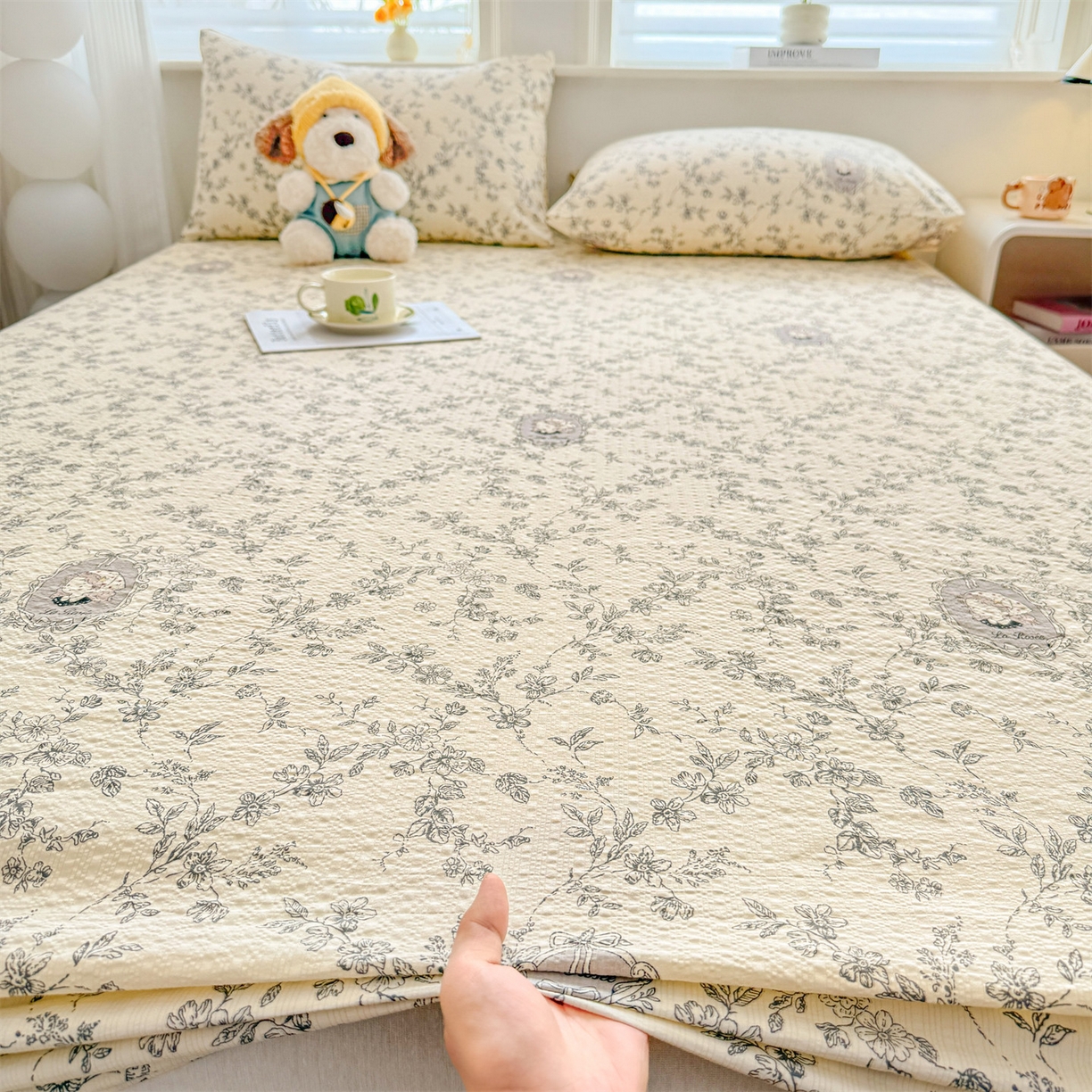 91家纺网 家纺一手货源 找家纺 女子家纺 2026新款亲肤泡芙纱印花床笠单床笠床笠单件 花之秘境