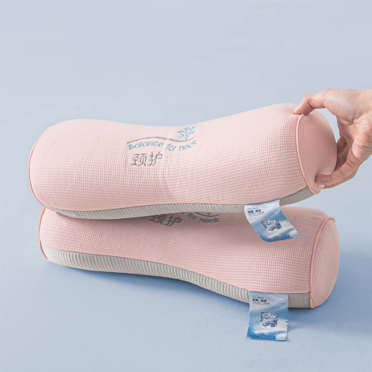 91家纺网 家纺一手货源 找家纺 麦肯锡 2026新款柔纹花眠小蛮腰荞麦护颈枕枕头枕芯 粉拼灰