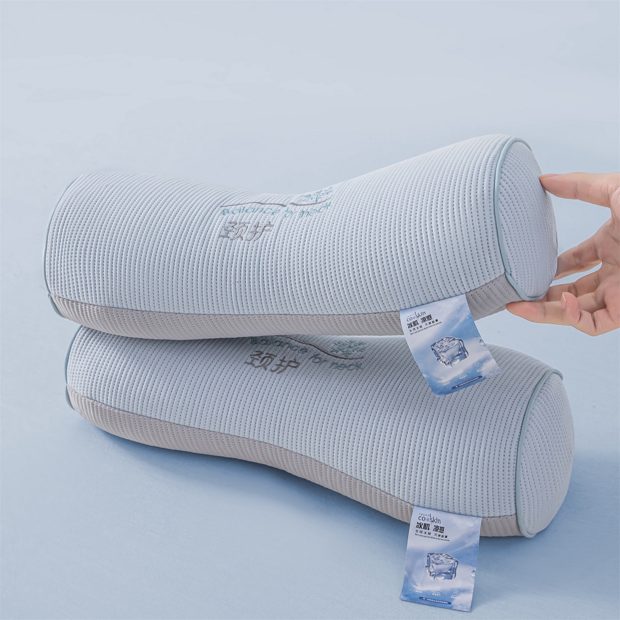 91家纺网 家纺一手货源 找家纺 麦肯锡 2026新款柔纹花眠小蛮腰荞麦护颈枕枕头枕芯 蓝拼灰