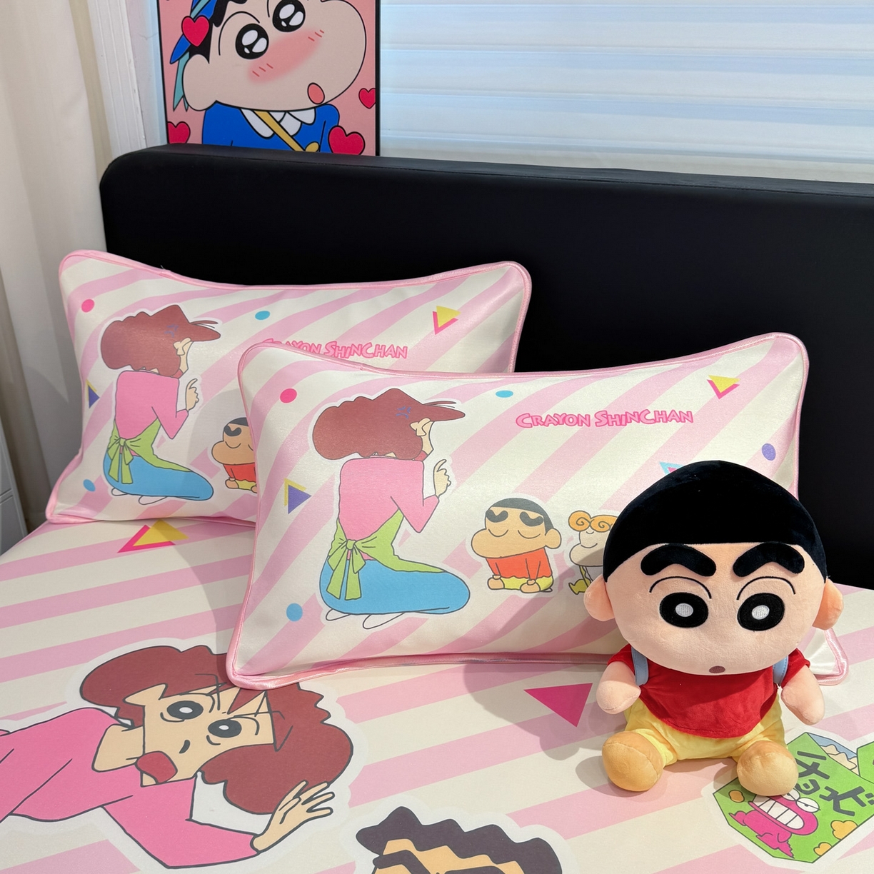 91家纺网 家纺一手货源 找家纺 博雅 2026新款蜡笔小新正版授权小冰皮大版印花凉席-平铺款 大版-蜡笔小新家族