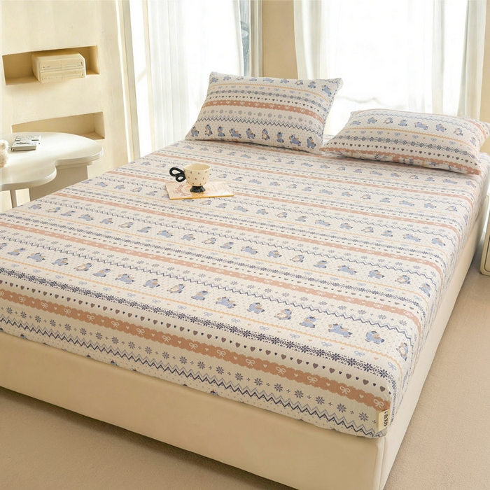 91家纺网 家纺一手货源 找家纺 几禾 2026新款高克重泡芙纱~印花款（单床笠）浅糯系列-110g CL浅糯-费尔岛木马