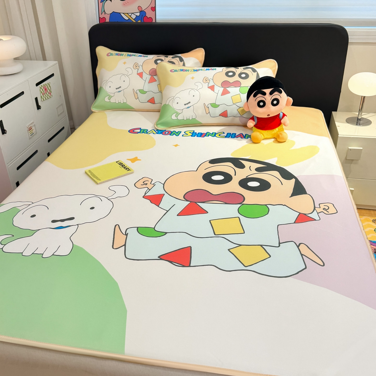 91家纺网 家纺一手货源 找家纺 博雅 2026新款蜡笔小新正版授权小冰皮大版印花凉席-平铺款 大版-睡衣小新