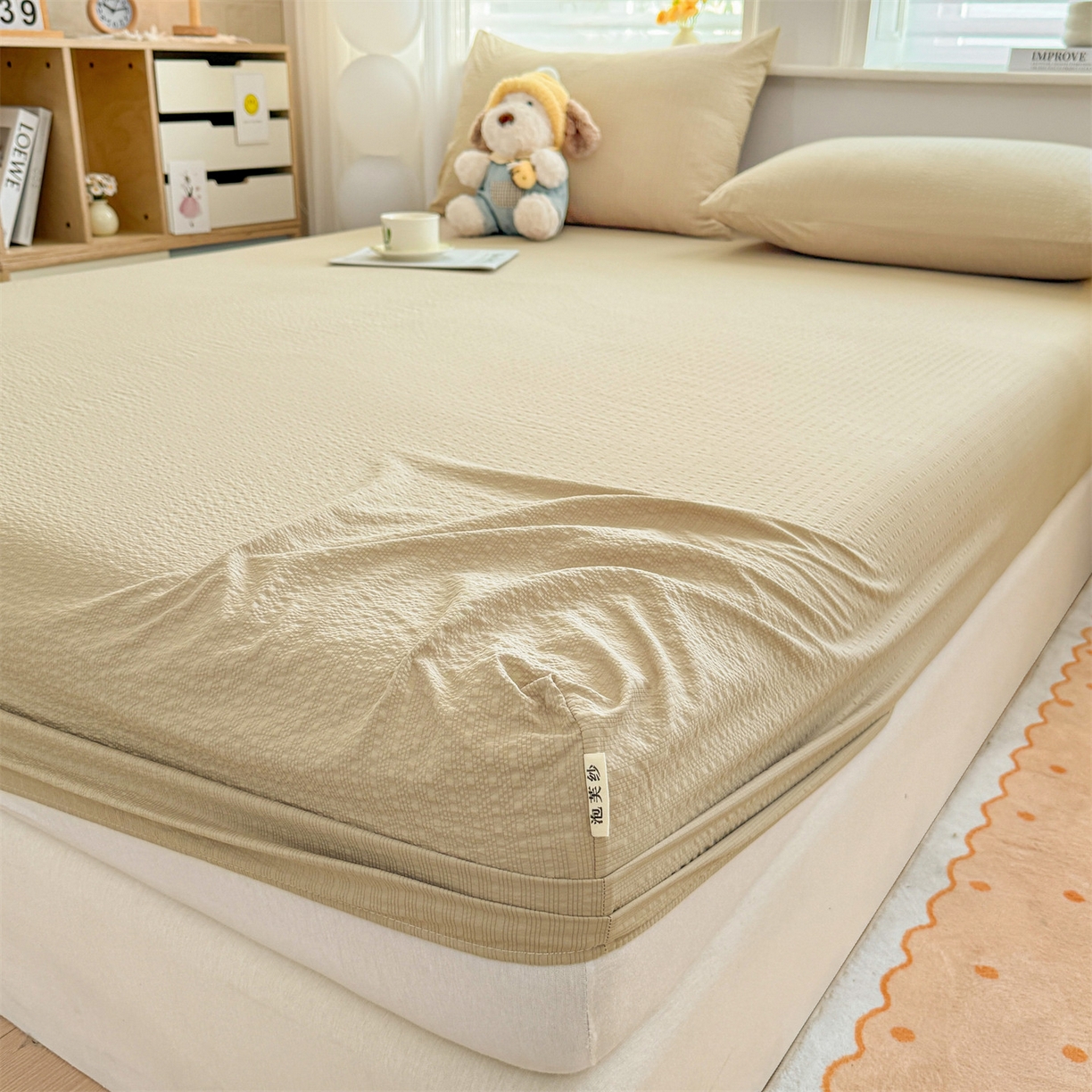 91家纺网 家纺一手货源 找家纺 女子家纺 2026新款亲肤泡芙纱印花床笠单床笠床笠单件 米杏色