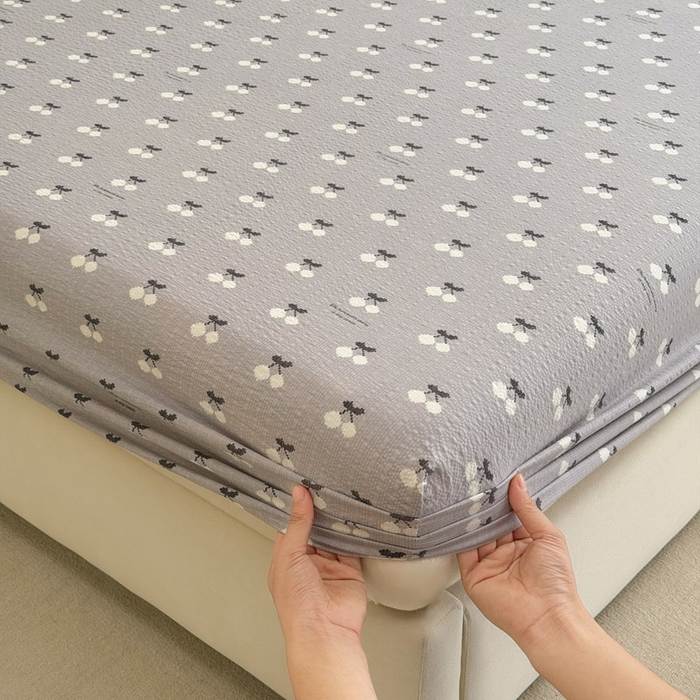 91家纺网 家纺一手货源 找家纺 几禾 2026新款高克重泡芙纱~印花款（单床笠）浅糯系列-110g CL浅糯-灰樱桃