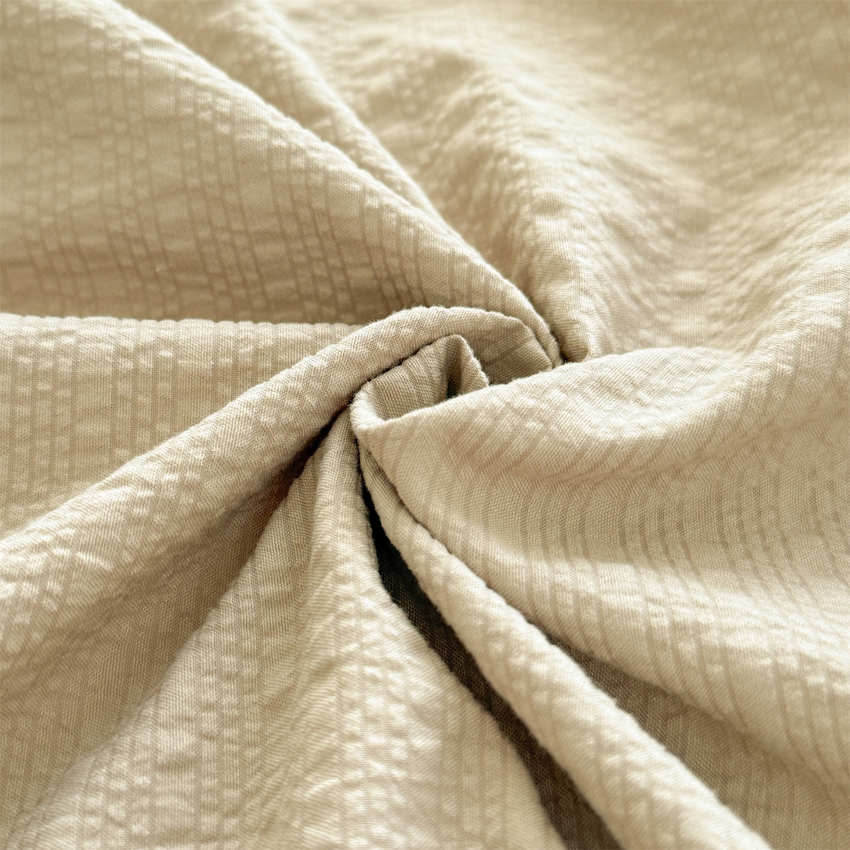 91家纺网 家纺一手货源 找家纺 女子家纺 2026新款亲肤泡芙纱印花床笠单床笠床笠单件 米杏色