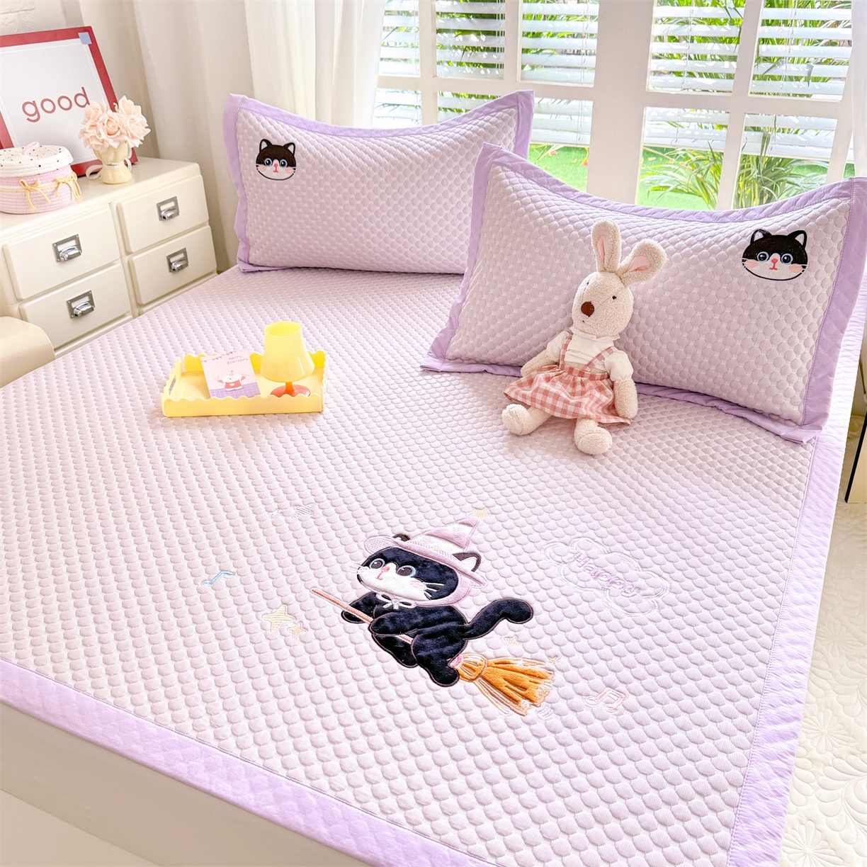 91家纺网 家纺一手货源 找家纺 优贝家纺 2026新款高克重PE聚乙中分子复合凉感软席贴布绣凉席三件套 黑猫警长