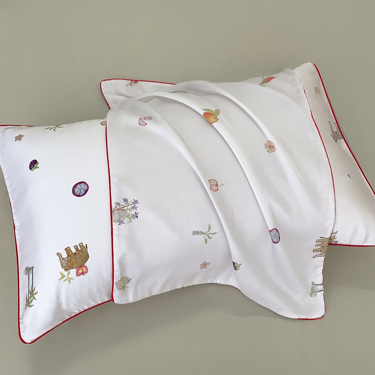 91家纺网 家纺一手货源 找家纺 慕晨 2026新款莱赛尔数码印高级简奢卡通大版印花丝滑夏被四件套 斑马--米白