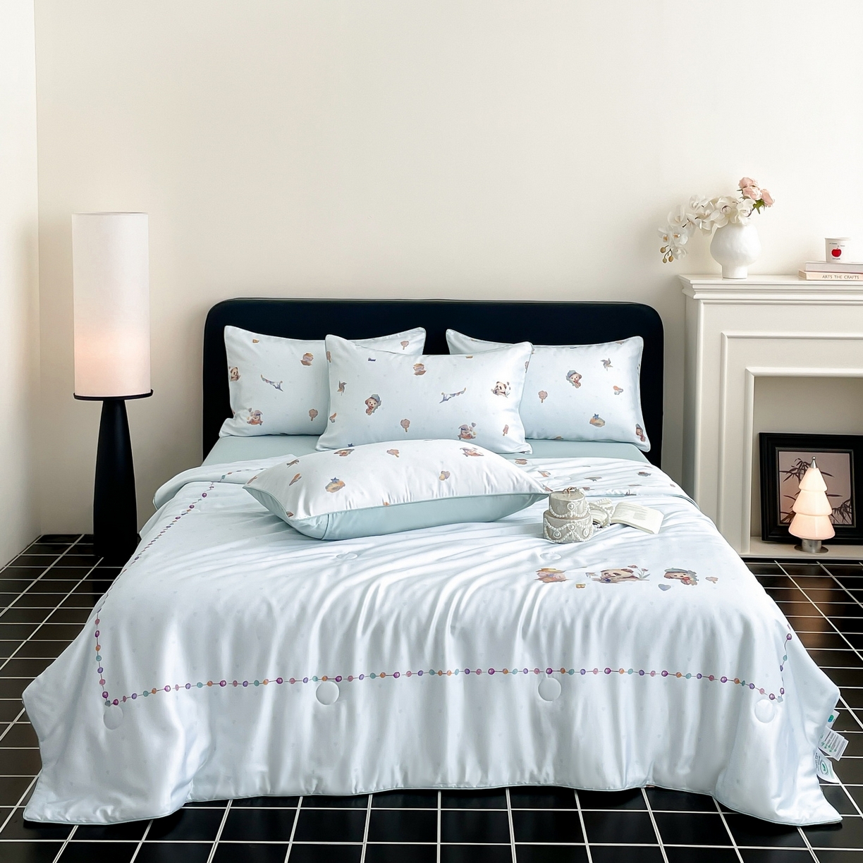 91家纺网 家纺一手货源 找家纺 慕晨 2026新款莱赛尔数码印高级简奢卡通大版印花丝滑夏被四件套 三只熊--兰