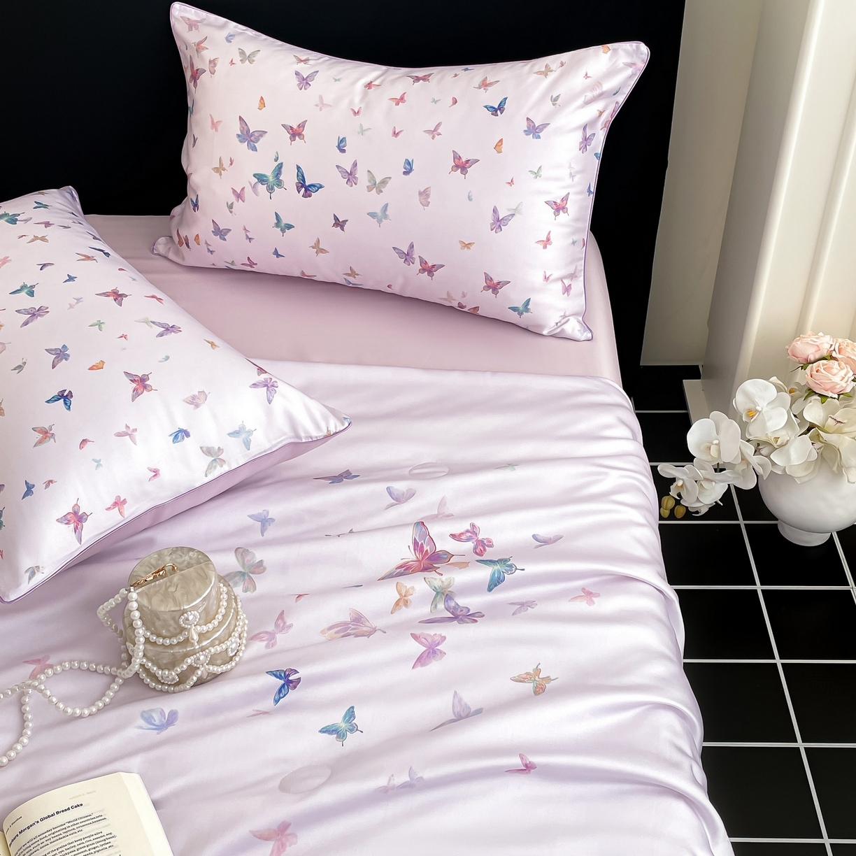 91家纺网 家纺一手货源 找家纺 慕晨 2026新款莱赛尔数码印高级简奢卡通大版印花丝滑夏被四件套 蝶舞