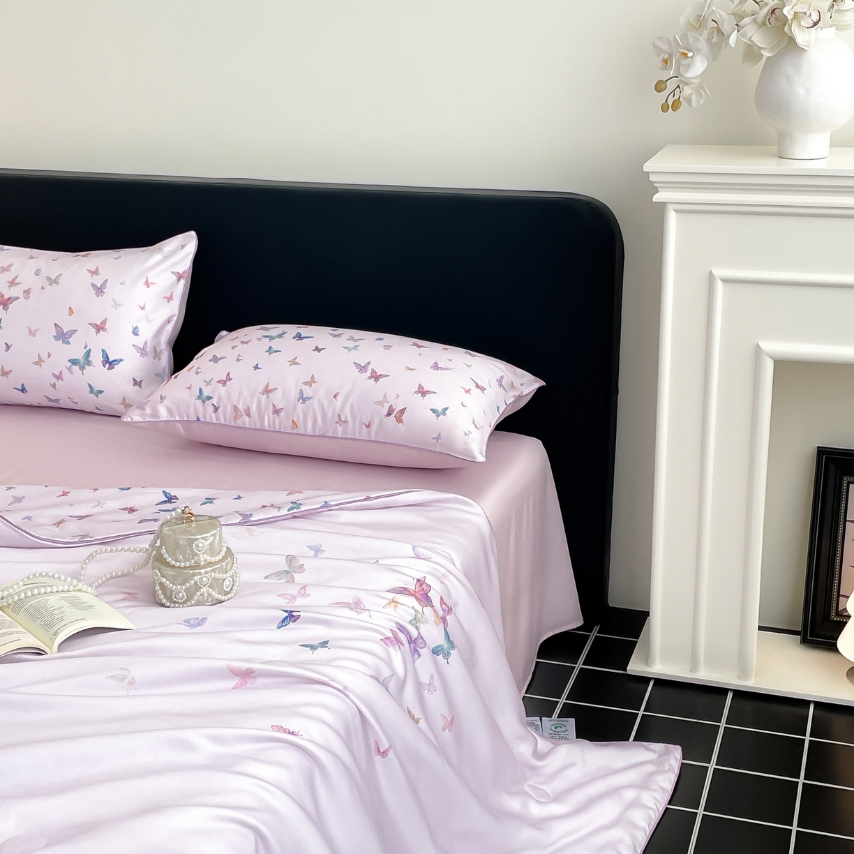 91家纺网 家纺一手货源 找家纺 慕晨 2026新款莱赛尔数码印高级简奢卡通大版印花丝滑夏被四件套 蝶舞