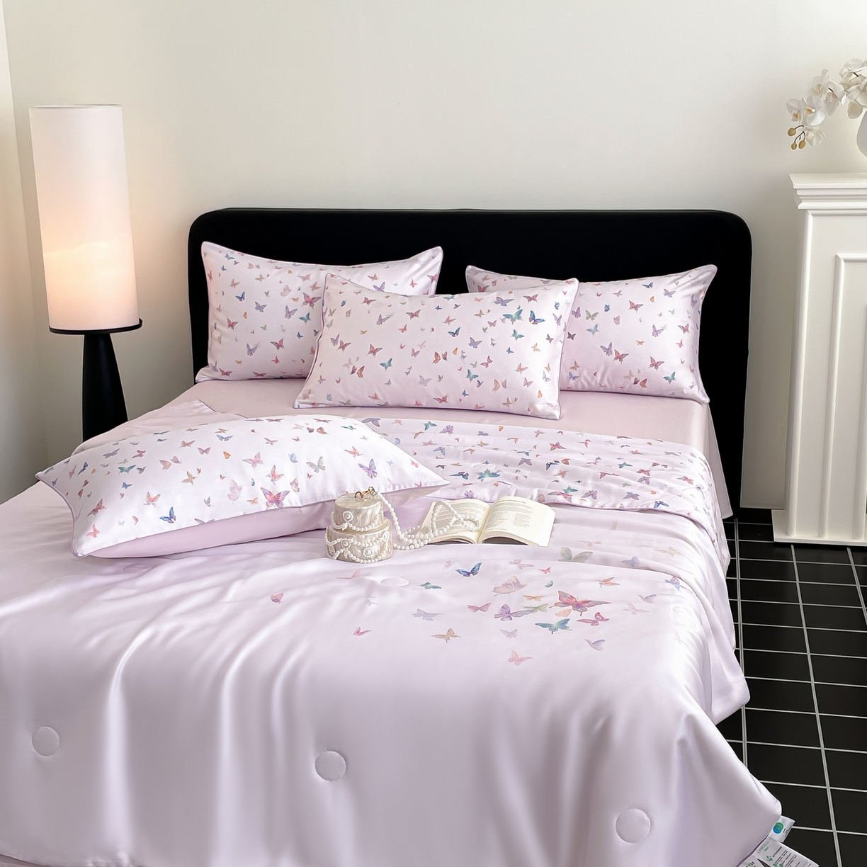 91家纺网 家纺一手货源 找家纺 慕晨 2026新款莱赛尔数码印高级简奢卡通大版印花丝滑夏被四件套 蝶舞