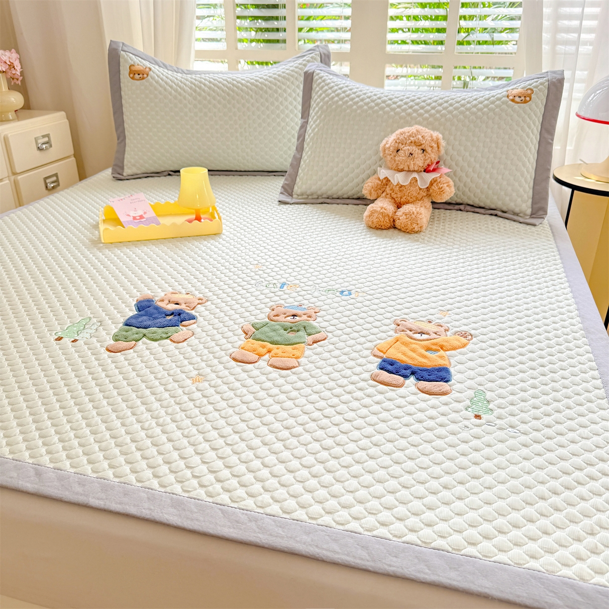 91家纺网 家纺一手货源 找家纺 （总）绒棉世家 2026新款高克重PE聚乙中分子复合凉感软席贴布绣凉席三件套