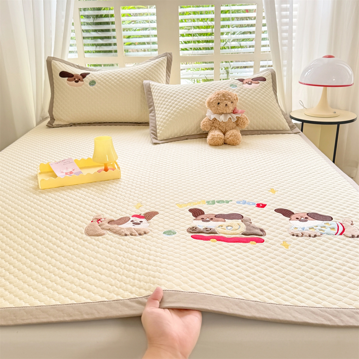 91家纺网 家纺一手货源 找家纺 （总）绒棉世家 2026新款高克重PE聚乙中分子复合凉感软席贴布绣凉席三件套