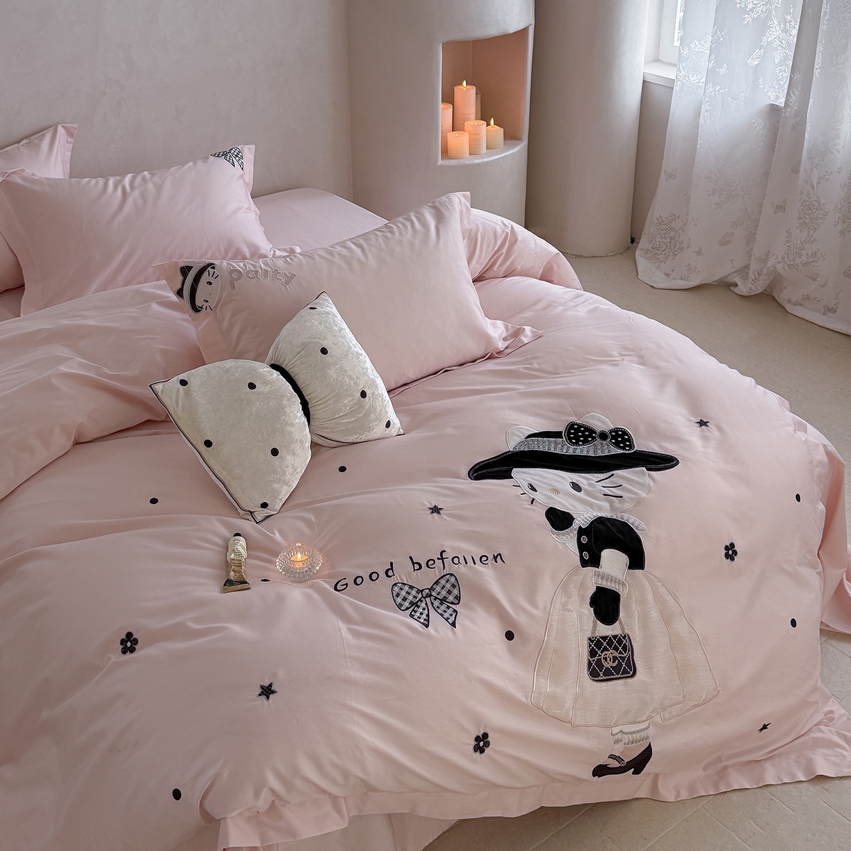 91家纺网 家纺一手货源 找家纺 优悦生活馆 2026新款全棉贴布绣四件套-喵喵小香风 喵喵小香风-粉