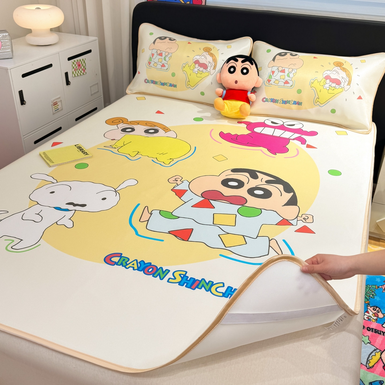 91家纺网 家纺一手货源 找家纺 博雅 2026新款蜡笔小新正版授权小冰皮大版印花凉席-平铺款 大版-童趣小新