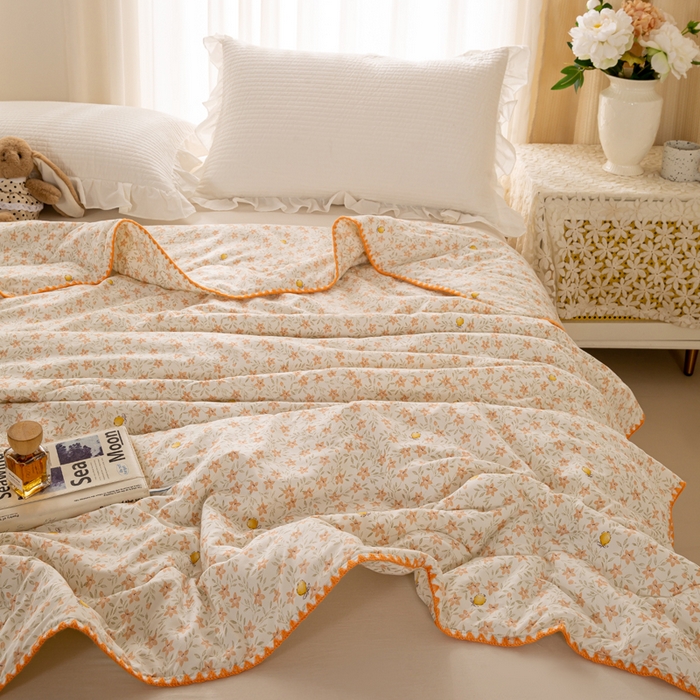 91家纺网 家纺一手货源 找家纺 （总）爱微坊 2026新款A类水洗棉小碎花贝壳边夏被