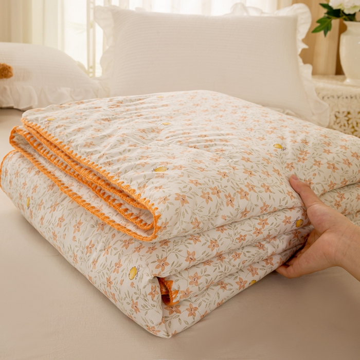 91家纺网 家纺一手货源 找家纺 （总）爱微坊 2026新款A类水洗棉小碎花贝壳边夏被