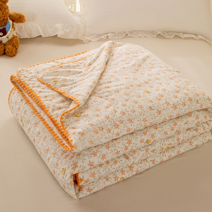 91家纺网 家纺一手货源 找家纺 （总）爱微坊 2026新款A类水洗棉小碎花贝壳边夏被