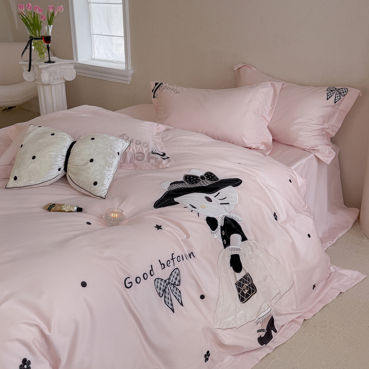 91家纺网 家纺一手货源 找家纺 优悦生活馆 2026新款全棉贴布绣四件套-喵喵小香风 喵喵小香风-粉