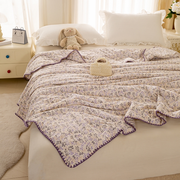 91家纺网 家纺一手货源 找家纺 爱微坊 2026新款A类水洗棉小碎花贝壳边夏被 枝繁叶茂