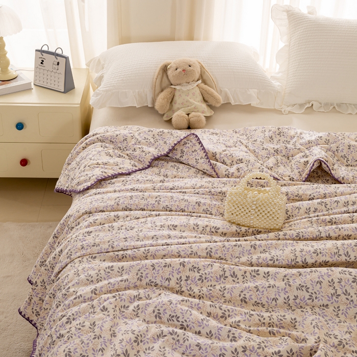 91家纺网 家纺一手货源 找家纺 爱微坊 2026新款A类水洗棉小碎花贝壳边夏被 枝繁叶茂