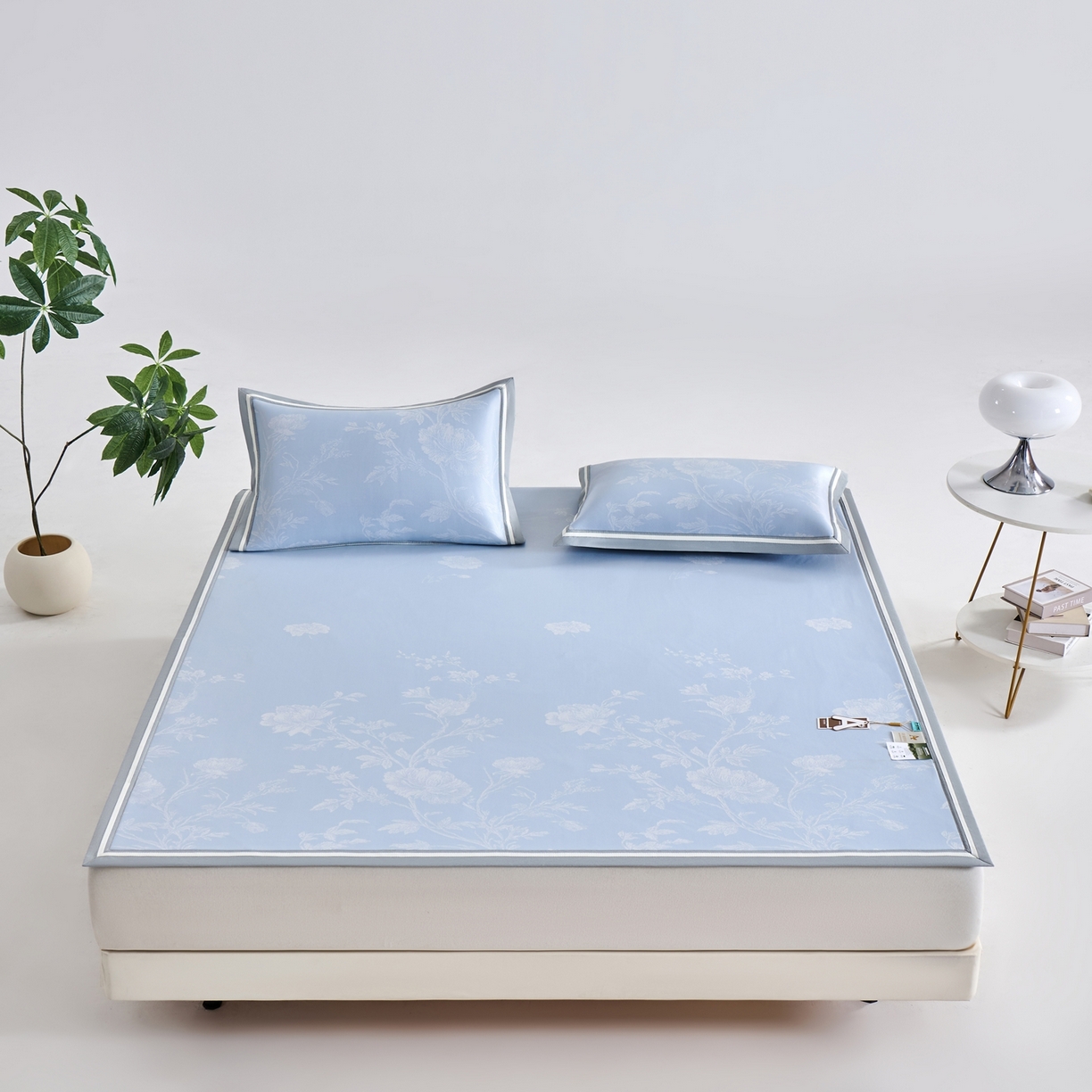 91家纺网 家纺一手货源 找家纺 小牛席业 2026新款牡丹清凉大提花冰丝席凉席席子 蓝色