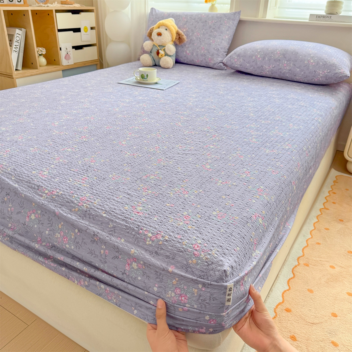 91家纺网 家纺一手货源 找家纺 女子家纺 2026新款亲肤泡芙纱印花床笠单床笠床笠单件 柔紫碎花