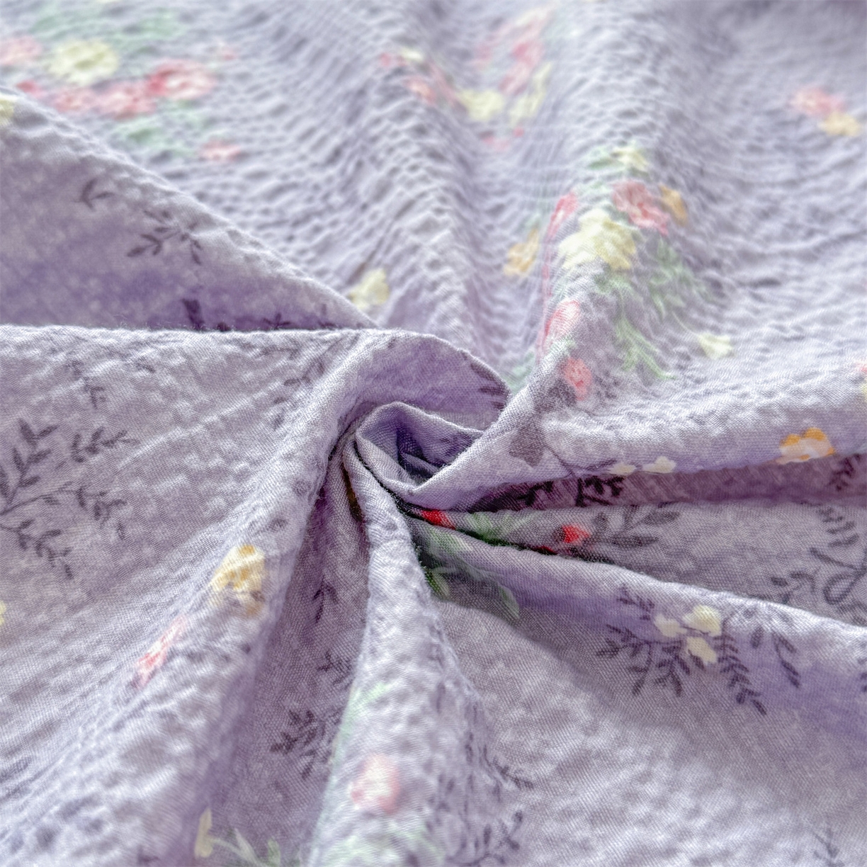 91家纺网 家纺一手货源 找家纺 女子家纺 2026新款亲肤泡芙纱印花床笠单床笠床笠单件 柔紫碎花