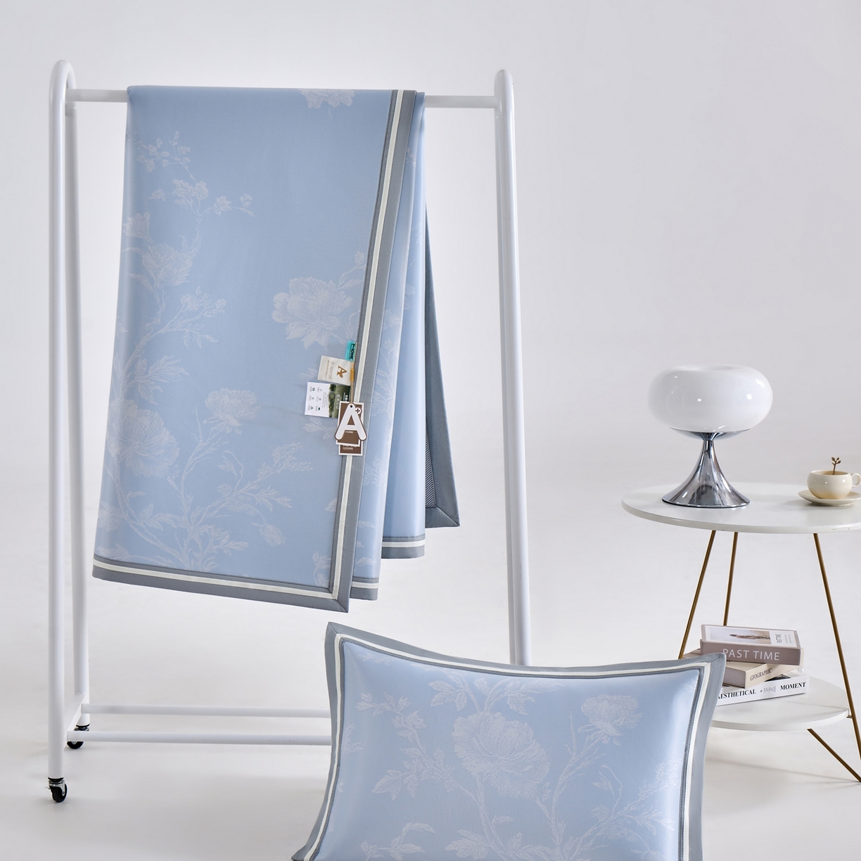 91家纺网 家纺一手货源 找家纺 小牛席业 2026新款牡丹清凉大提花冰丝席凉席席子 蓝色