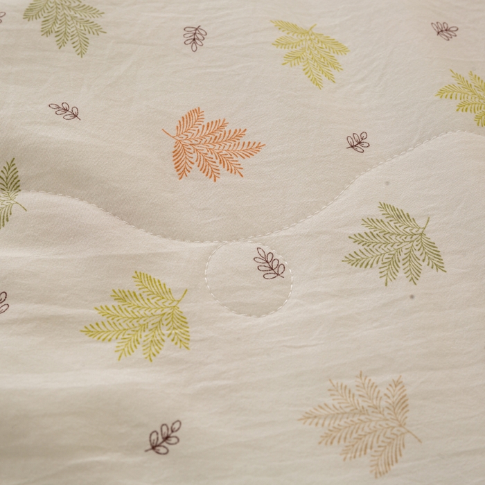 91家纺网 家纺一手货源 找家纺 爱微坊 2026新款A类水洗棉小碎花贝壳边夏被 枫叶