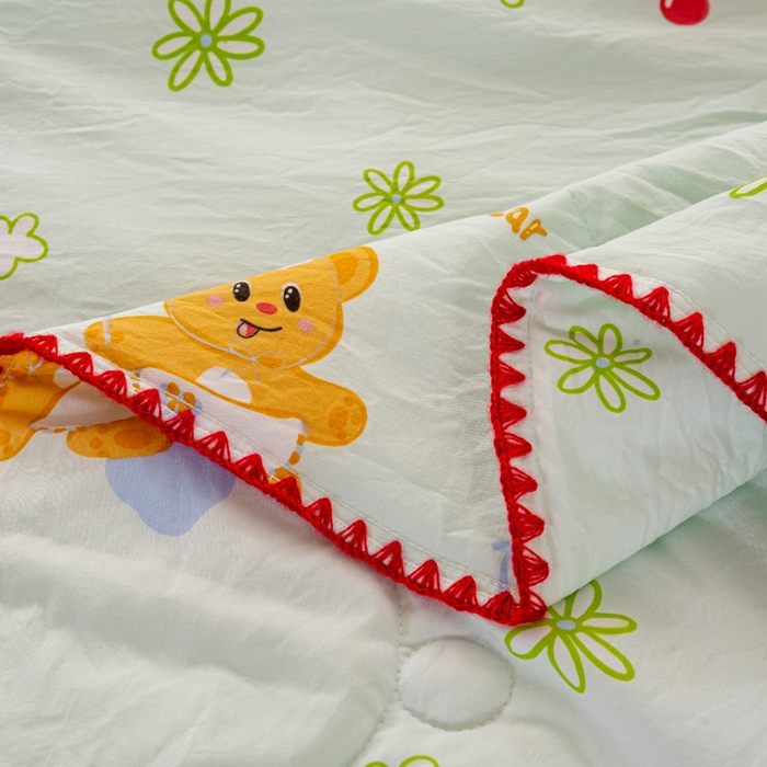 91家纺网 家纺一手货源 找家纺 爱微坊 2026新款A类水洗棉小碎花贝壳边夏被 俏皮熊