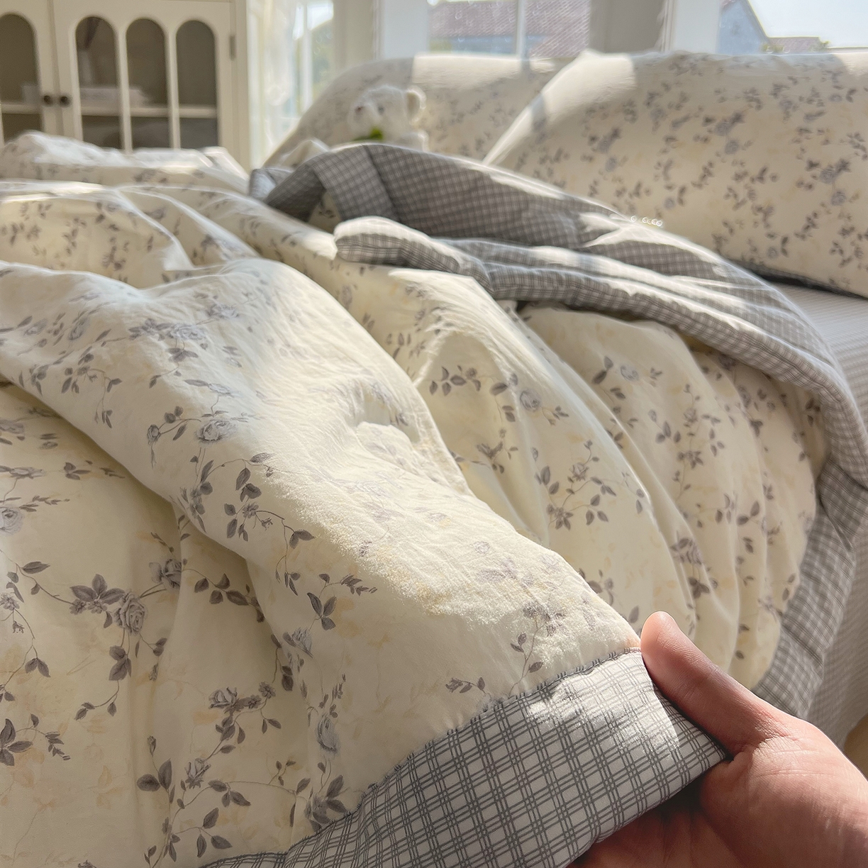 91家纺网 家纺一手货源 找家纺 梵克保罗 2026春夏新款抗菌亲肤棉田园碎花格子单夏被夏被四件套空调被 花枝漫天